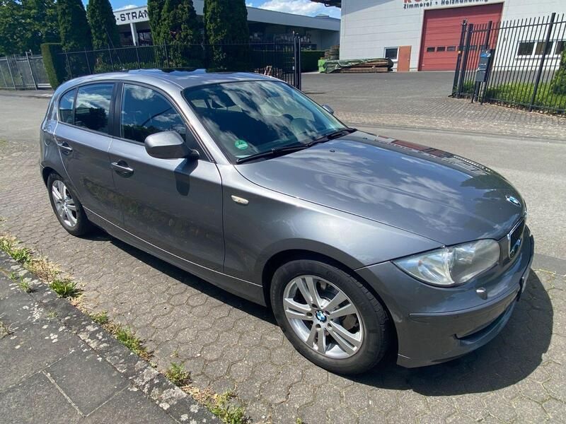 Grau Gebraucht 2011 BMW 116 Kleinwagen | 4.399 € (Superpreis) - Bild 1/4