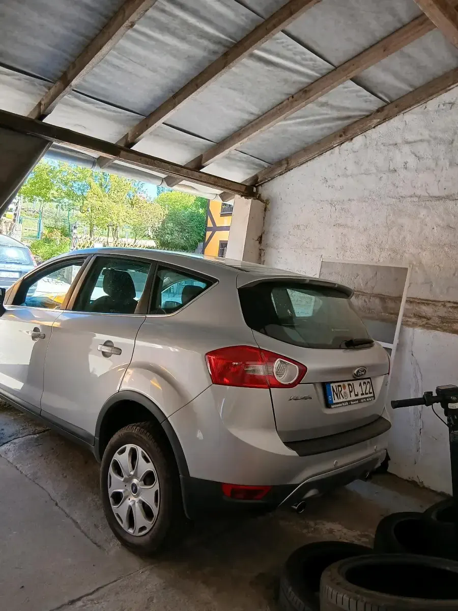 Gebraucht Ford Kuga 136 PS (100 kW) 2009 Silber SUV