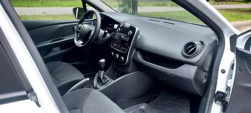 Gebraucht Renault Clio IV Life 75 PS (55 kW) 2019 Weiß Limousine