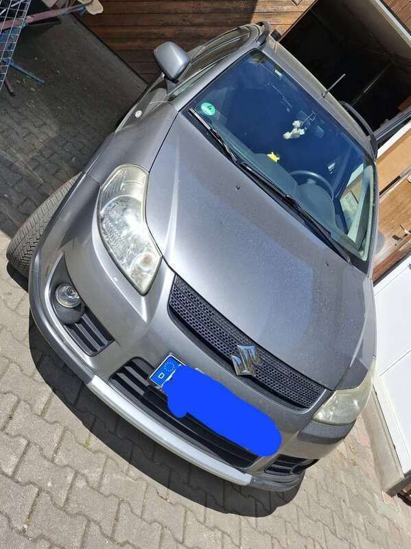 Grau Gebraucht 2007 Suzuki SX4 Comfort Limousine | 3.800 € (Fairer Preis) - Bild 1/4