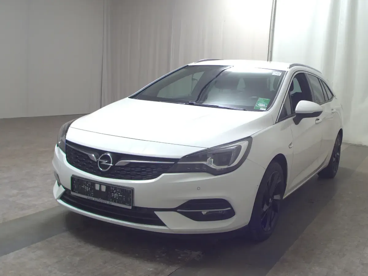 Usado Opel Astra Elegance 122 HP (89 kW) 2020 Branco Carrinha