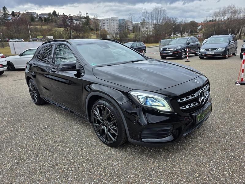 Gebraucht Mercedes GLA250 AMG line 211 PS (155 kW) 2017 Schwarz SUV