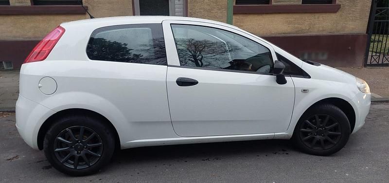 Gebraucht Fiat Punto 69 PS (50 kW) 2011 Weiß Kleinwagen