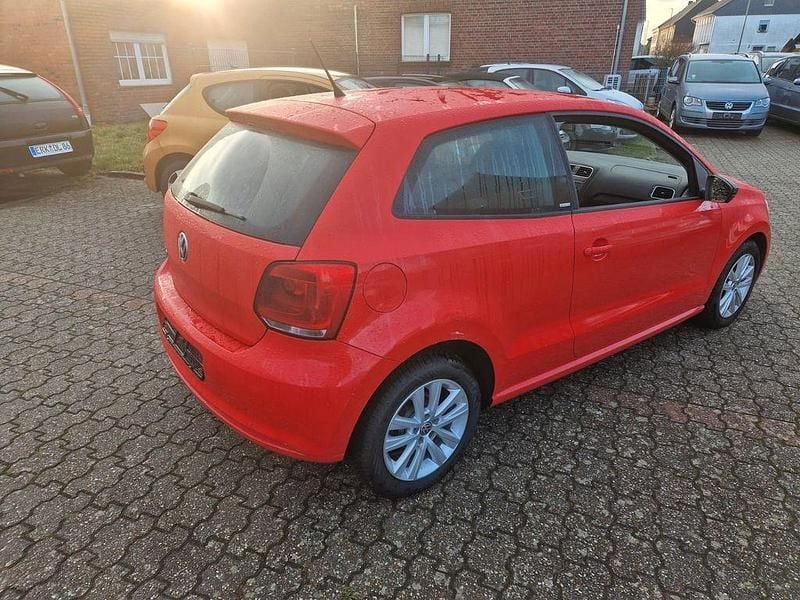 Gebraucht VW Polo Style 60 PS (44 kW) 2011 Rot Limousine