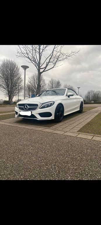 Weiß Gebraucht 2017 Mercedes C180 AMG Cabrio | 22.000 € (Guter Preis) - Bild 1/4