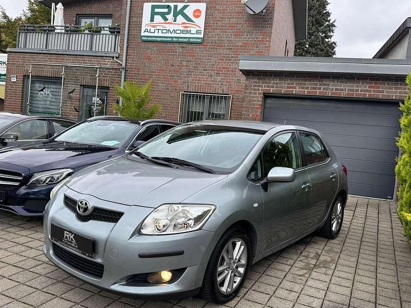 Silber Gebraucht 2009 Toyota Auris Life Kleinwagen | 6.999 € (Fairer Preis) - Bild 1/4