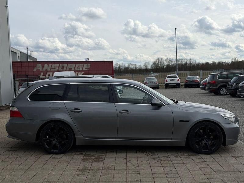 Gebraucht BMW 525 197 PS (144 kW) 2010 Grau Kombi