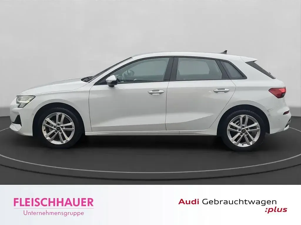 Używany Audi A3 Advanced 116 KM (85 kW) 2025 Biały Sedan/Limuzyna