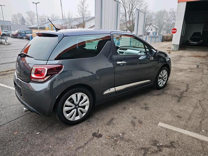 Gebraucht Citroën DS3 Chic 82 PS (60 kW) 2013 Grau Kleinwagen