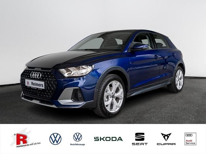 Blau Gebraucht 2024 Audi A1 Basis Limousine | 25.990 € (Guter Preis) - Bild 1/4