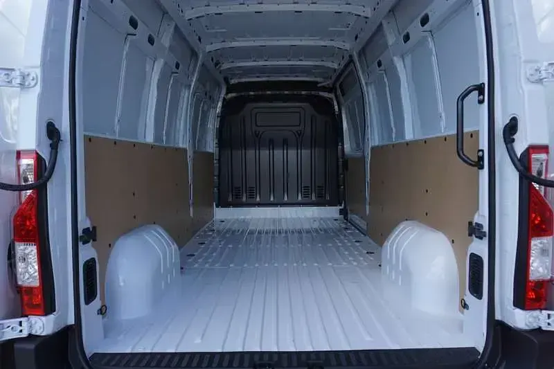 Używany Renault Master 136 KM (100 kW) 2023 Biały Van
