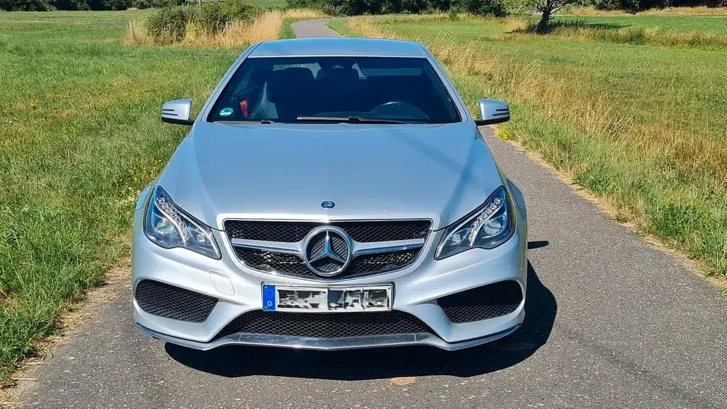 Gebraucht Mercedes E350 252 PS (185 kW) 2014 Silber Coupé