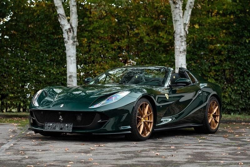 Grün Gebraucht 2023 Ferrari 812 Cabrio | 459.890 € (Superpreis) - Bild 1/4