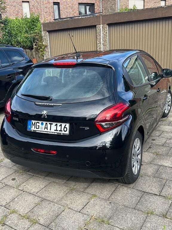 Schwarz Gebraucht 2019 Peugeot 208 Active Kleinwagen | 8.250 € (Guter Preis) - Bild 1/2