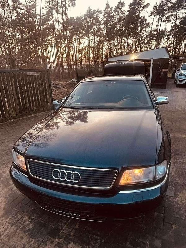 Second-hand Audi A8 230 CP (169 kW) 1996 Negru Berlinǎ