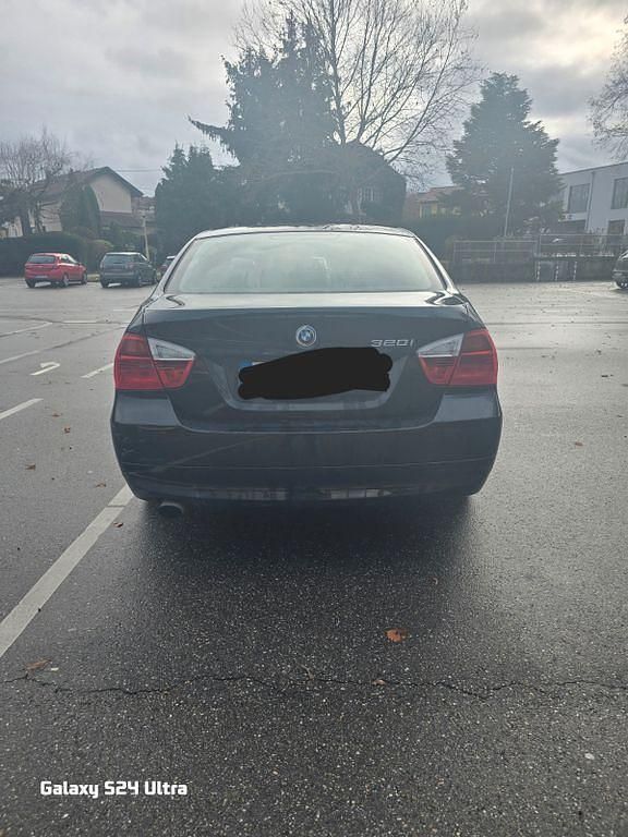 Gebraucht BMW 320 150 PS (110 kW) 2005 Schwarz Limousine