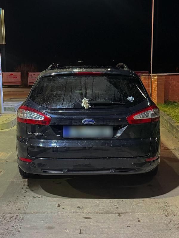 Gebraucht Ford Mondeo 160 PS (117 kW) 2011 Schwarz Kombi