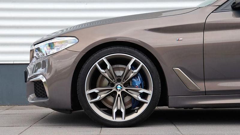 Brugt BMW M550 Performance 462 HK (339 kW) 2018 Grå Sedan