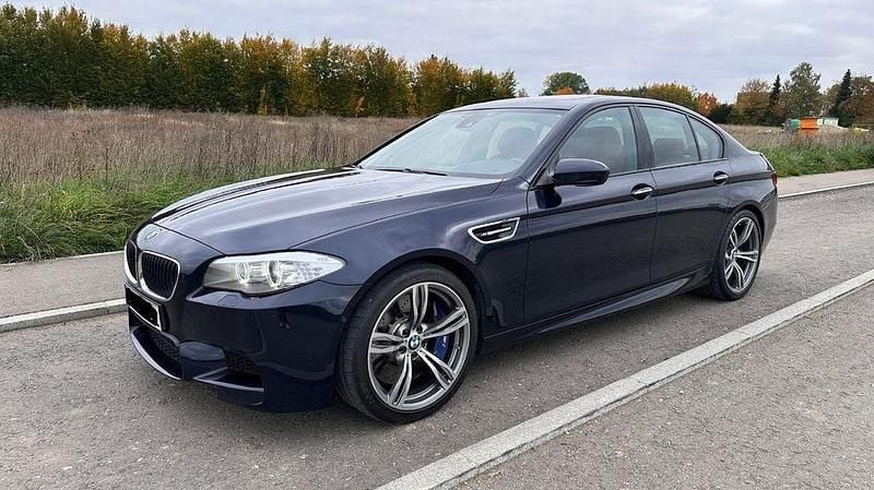 Blau Gebraucht 2012 BMW M5 Sport Line Limousine | 38.600 € (Fairer Preis) - Bild 1/4