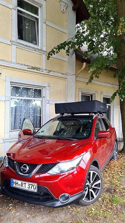 Gebraucht Nissan Qashqai Tekna 131 PS (96 kW) 2016 Rot SUV