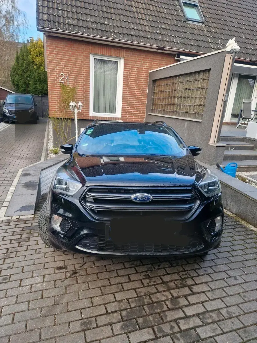 Usado Ford Kuga ST-Line 175 HP (128 kW) 2019 Preto SUV