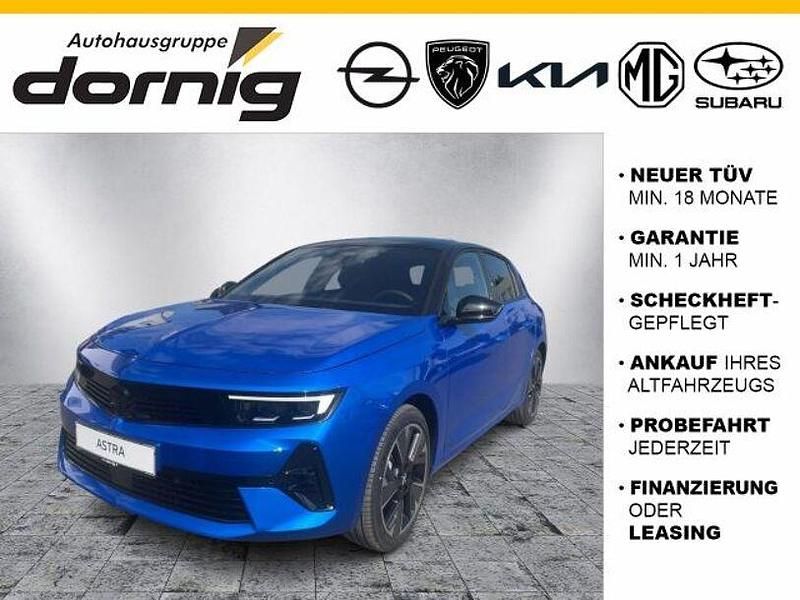 Kobalt blau (metallic) Gebraucht 2023 Opel Astra Ultimate Limousine | 38.770 € - Bild 1/4