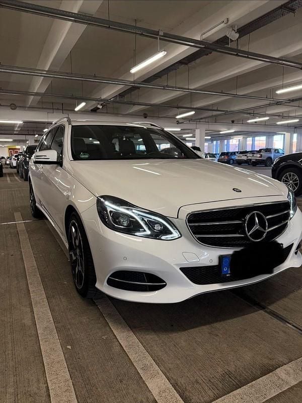 Gebraucht Mercedes E250 Elegance 204 PS (150 kW) 2015 Weiß Kombi