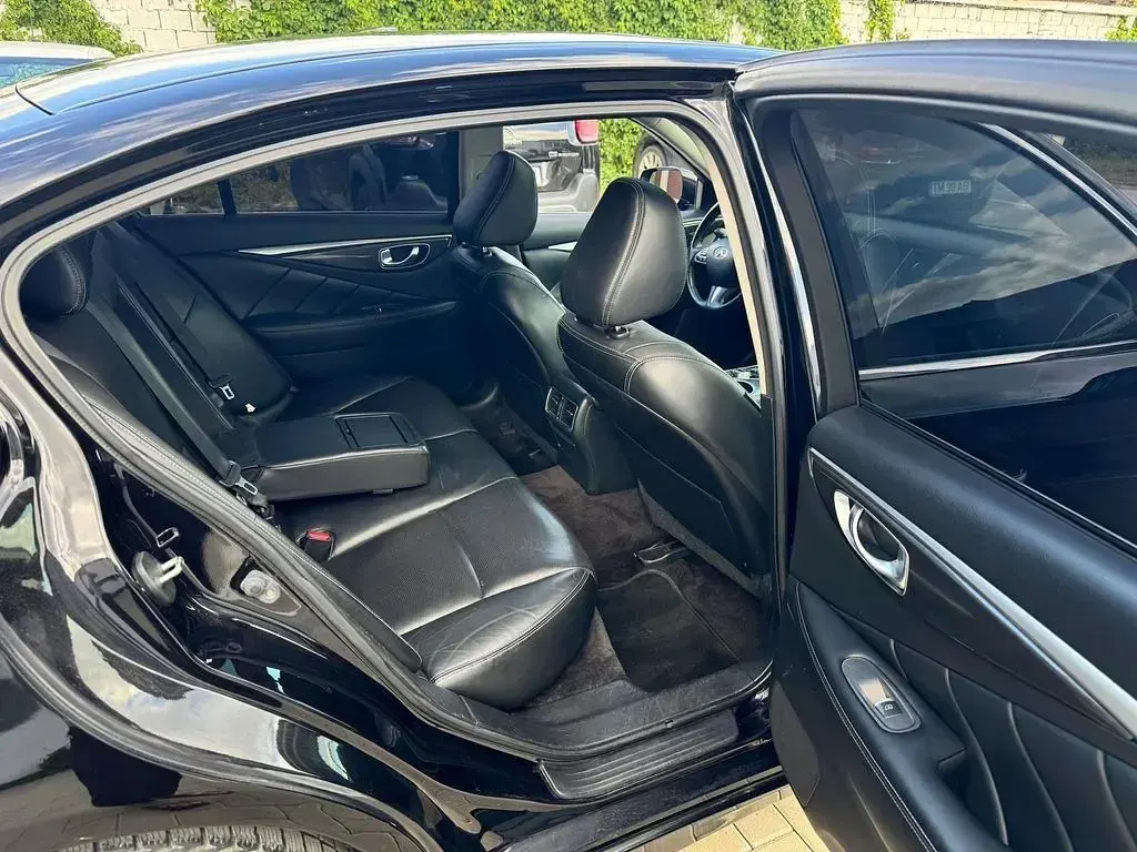 Gebraucht Infiniti Q50 Premium 170 PS (125 kW) 2015 Schwarz Limousine