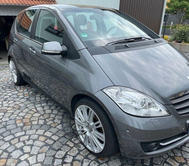 Gebraucht Mercedes A180 Avantgarde 109 PS (80 kW) 2008 Silber Limousine