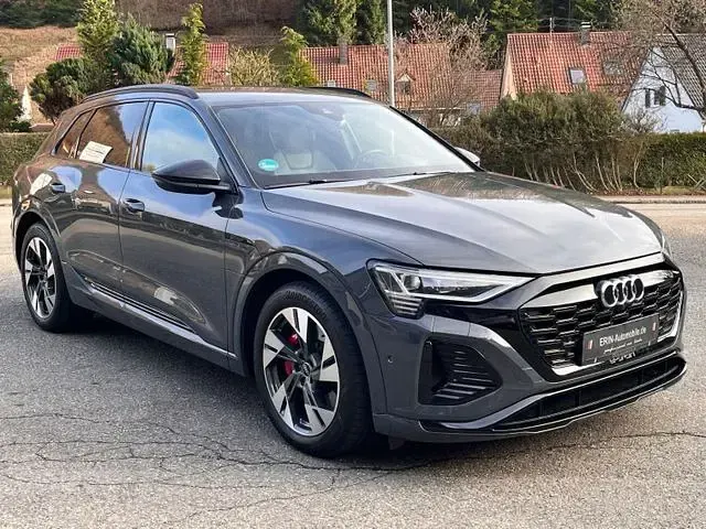Używany Audi Q8 e-tron S-Line 250 kW (340 KM) 2024 Szary SUV