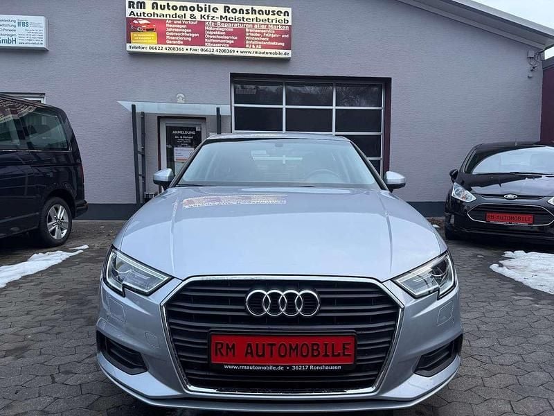Gebraucht Audi A3 Basis 116 PS (85 kW) 2020 Florettsilber metallic Limousine