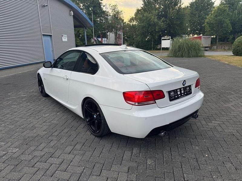 Gebraucht BMW 335 Performance 306 PS (225 kW) 2010 Weiß Coupé