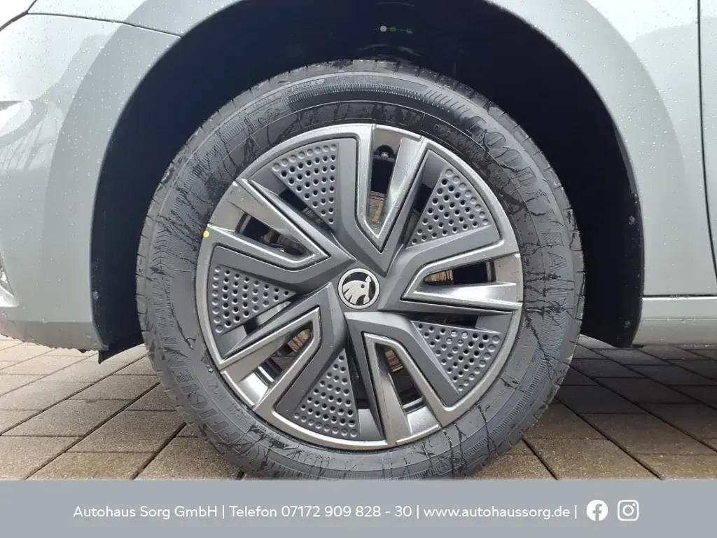 Gebraucht Skoda 110 R Selection 150 PS (110 kW) 2026 Silber Limousine