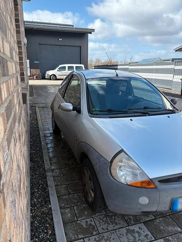Usata Ford Ka 70 CV (51 kW) 2004 Argento Utilitaria