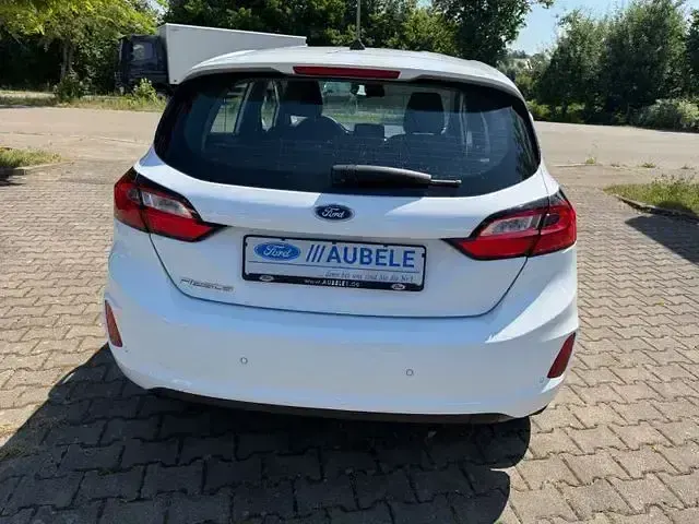 Gebraucht Ford Fiesta Trend 75 PS (55 kW) 2022 Weiß Kleinwagen