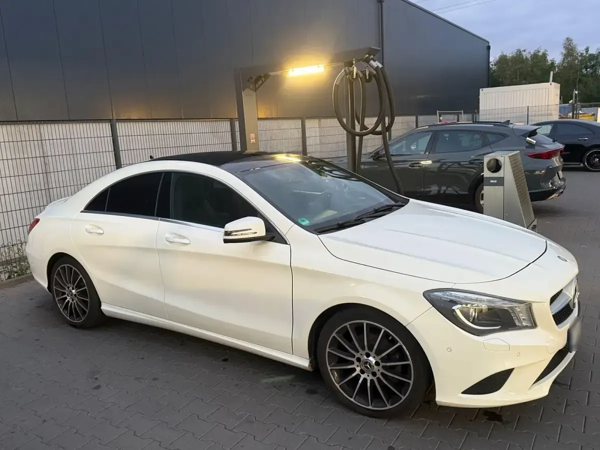 Gebraucht Mercedes CLA180 122 PS (89 kW) 2015 Weiß Coupé