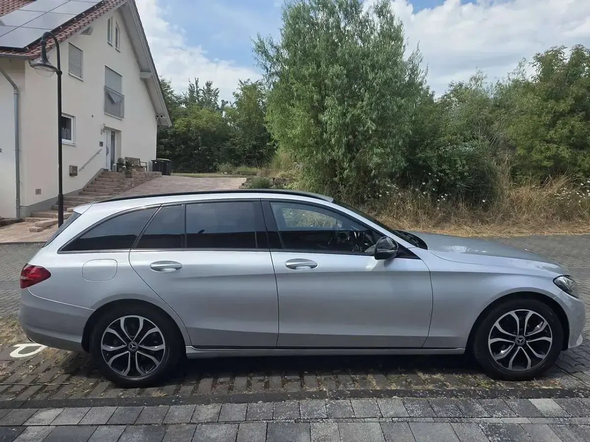 Gebraucht Mercedes C180 Avantgarde 156 PS (114 kW) 2018 Silber Kombi