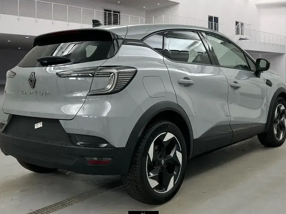 Gebraucht Renault Captur Techno 140 PS (102 kW) 2025 Grau SUV