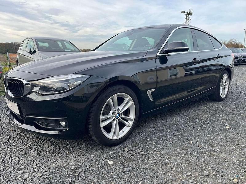 Second-hand BMW 320 Advantage 190 CP (139 kW) 2017 Negru Berlinǎ