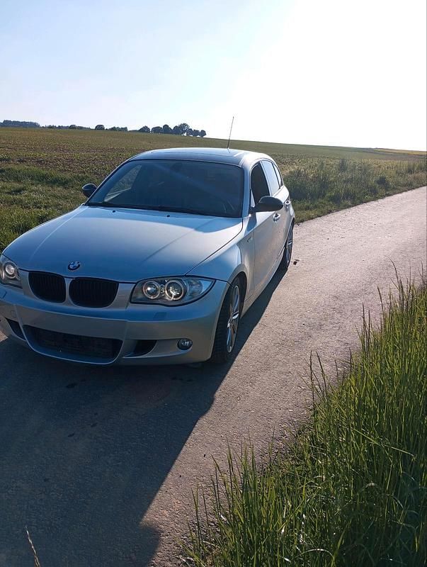 Silber Gebraucht 2006 BMW 116 M Sport Kleinwagen | 2.450 € (Etwas zu teuer) - Bild 1/4