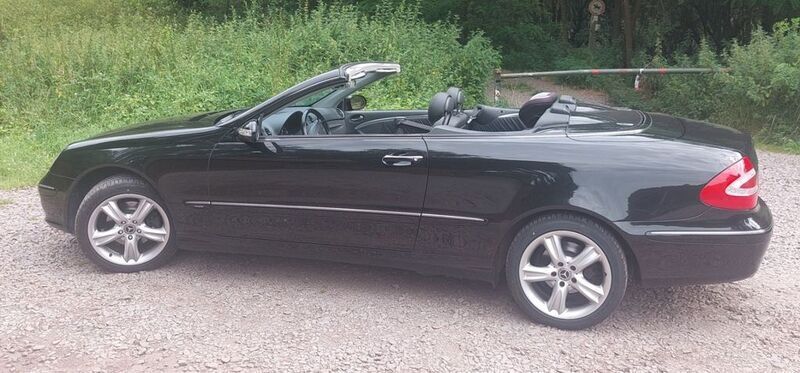 Schwarz Gebraucht 2004 Mercedes CLK320 Avantgarde Cabrio | 11.000 € (Fairer Preis) - Bild 1/4