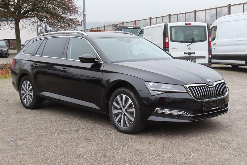 Gebraucht Skoda Superb 150 PS (110 kW) 2023 Schwarz Kombi