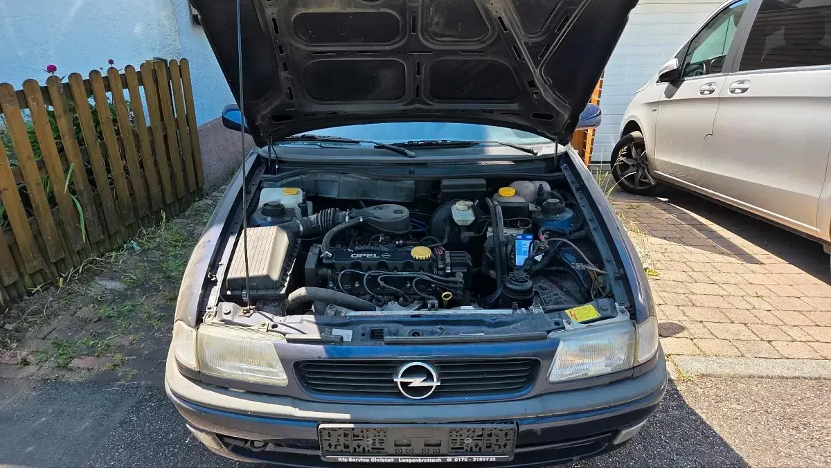 Gebraucht Opel Astra Cabriolet 75 PS (55 kW) 1998 Blau Cabrio
