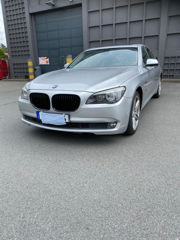 Silber Gebraucht 2009 BMW 730 Limousine | 9.300 € (Guter Preis) - Bild 1/4