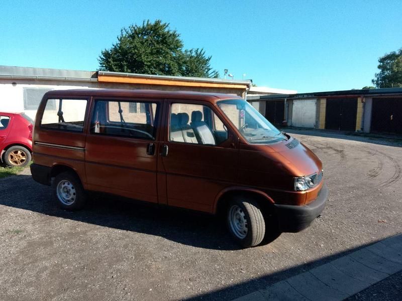Gebraucht VW T4 88 PS (64 kW) 2001 Braun Van