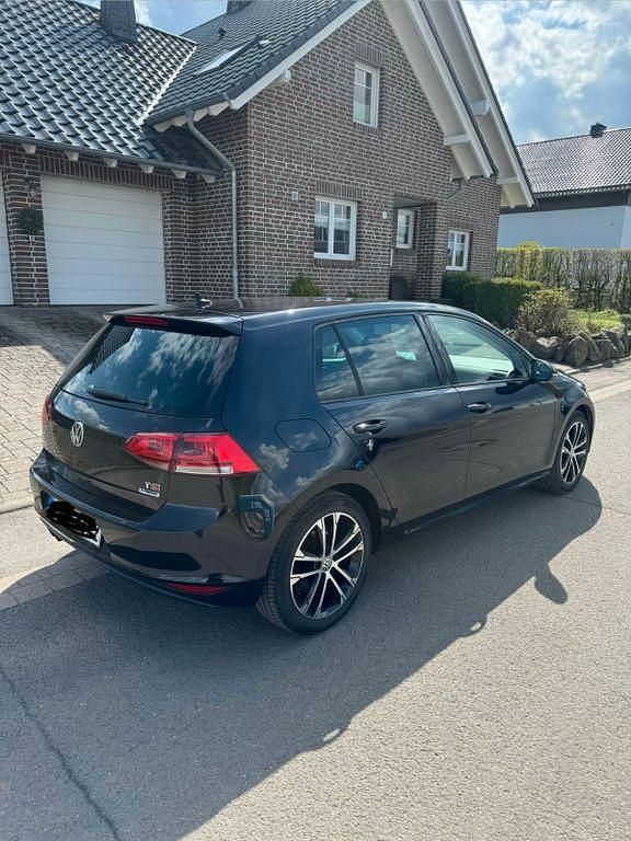 Gebraucht VW Golf VII Highline 150 PS (110 kW) 2014 Schwarz Limousine