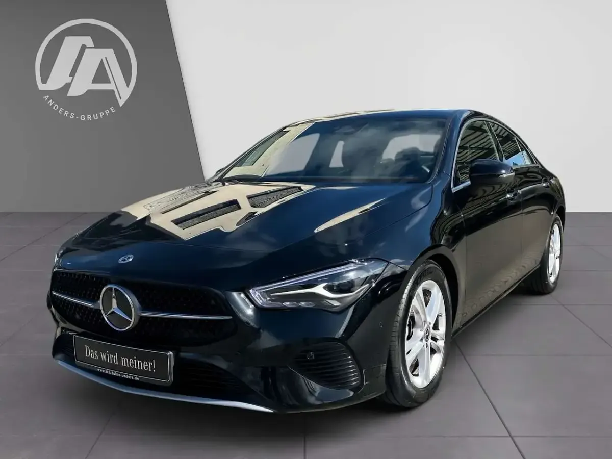 Gebraucht Mercedes CLA200 150 PS (110 kW) 2024 Nachtschwarz Coupé