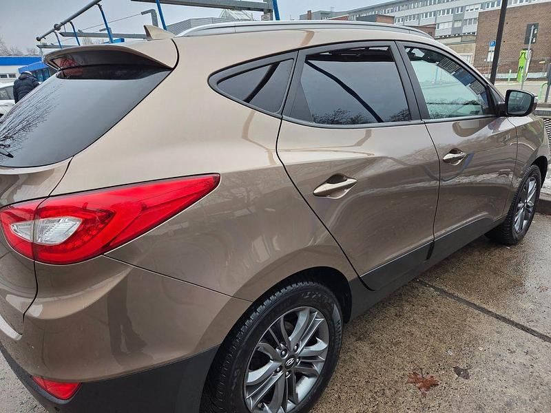 Gebraucht Hyundai ix35 Trend 116 PS (85 kW) 2015 Braun SUV
