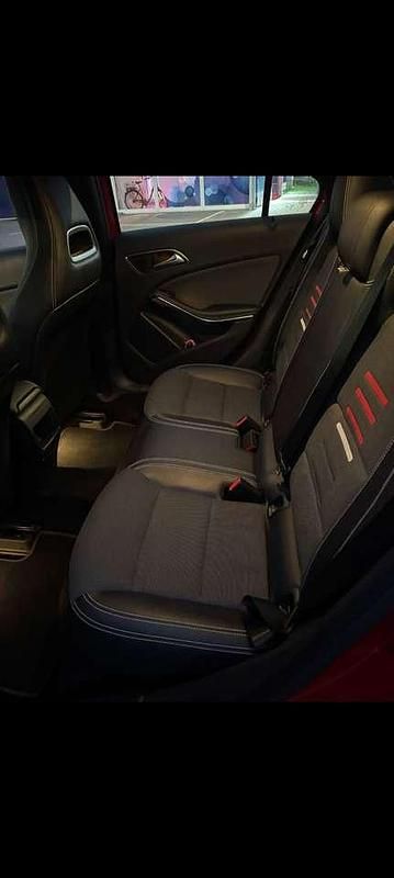 Gebraucht Mercedes A180 Style 122 PS (89 kW) 2015 Rot Kleinwagen