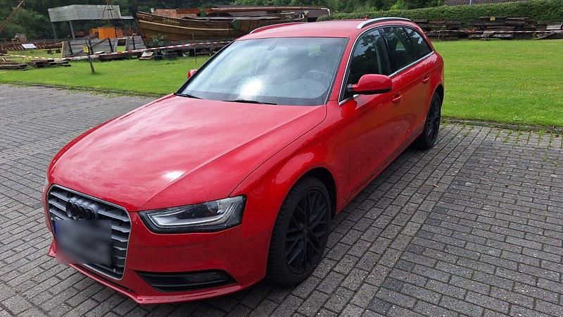 Rot Gebraucht 2015 Audi A4 Ambiente Kombi | 9.450 € (Fairer Preis) - Bild 1/4
